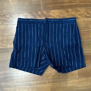 Banana Republic woven navy shorts with white pin stripe sz 8